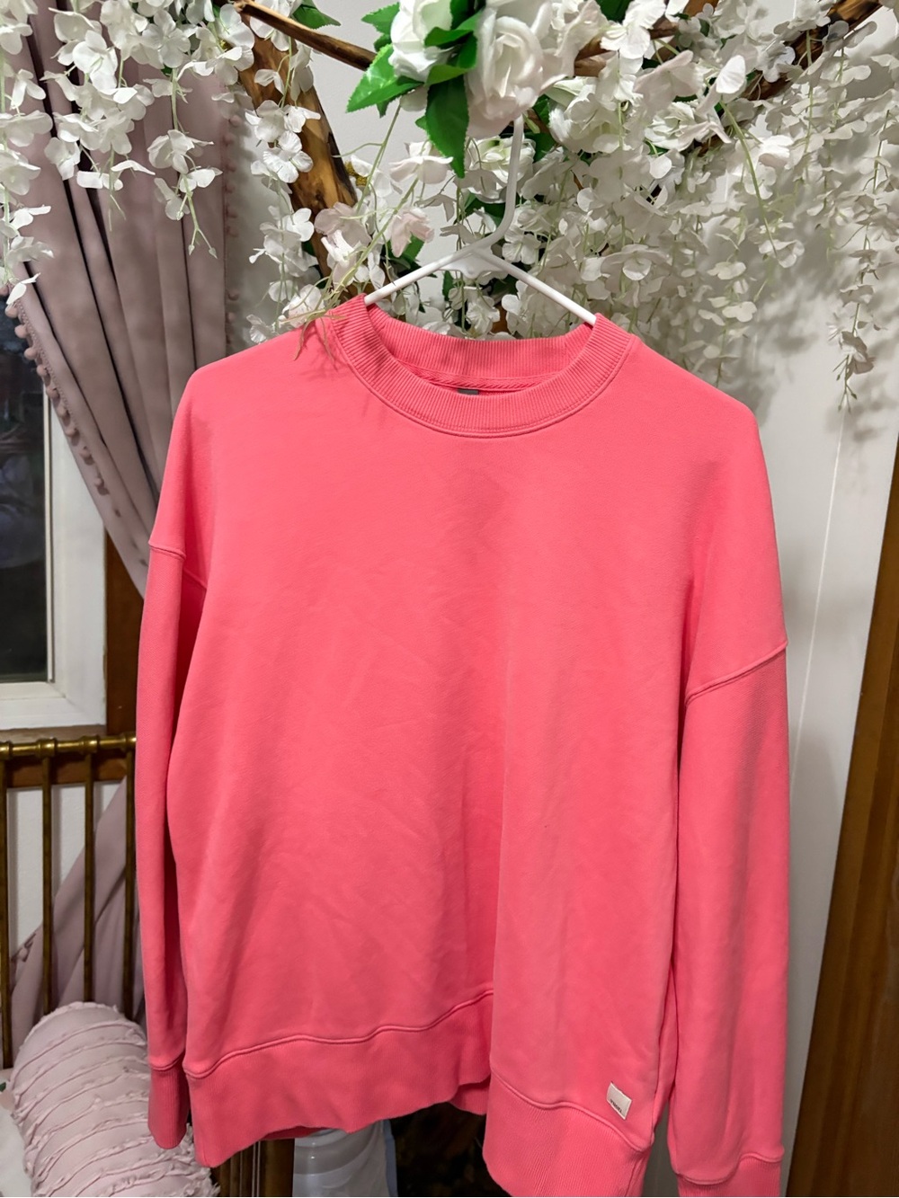 Vuori Coral Pink Crewneck Sweatshirt